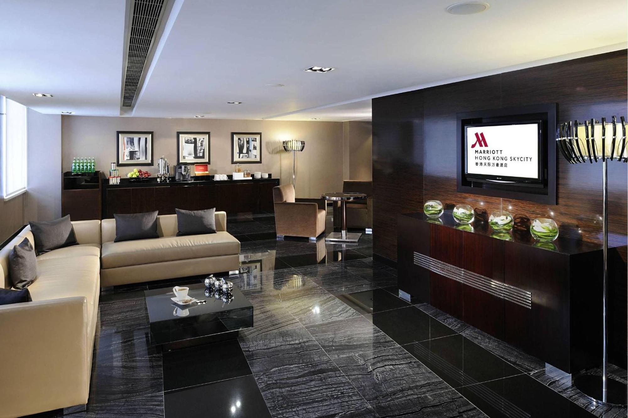 Hong Kong Skycity Marriott Hotel Dış mekan fotoğraf The M Club lounge at Mumbai International Airport